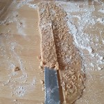Linzer-Torte - Teig in Streifen schneiden