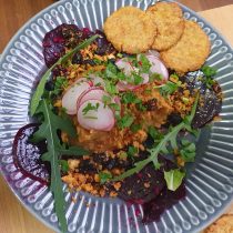 Gelberübenpüree auf Rote-Bete-Carpaccio